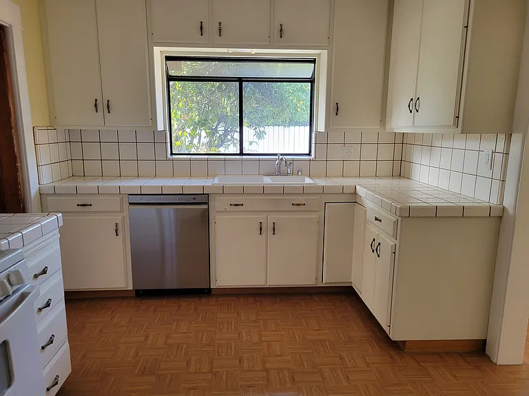 465 Harrison Ave — Photo 20