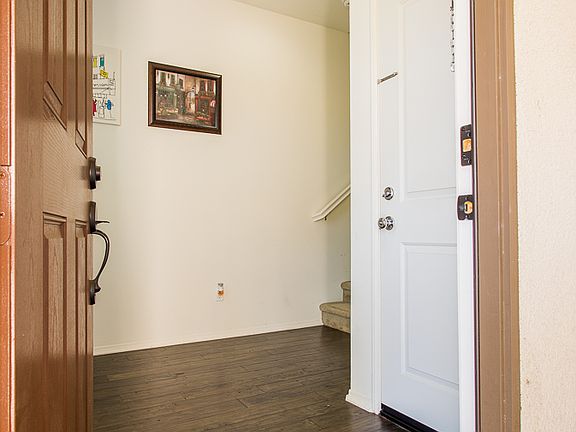 4th image of 833 E Cassia Ln Unit B