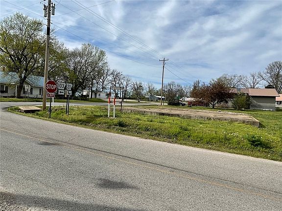 3rd image of Highway 21 Grv #Oak