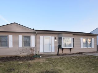 207 Ridge Cir, Streamwood, IL 60107