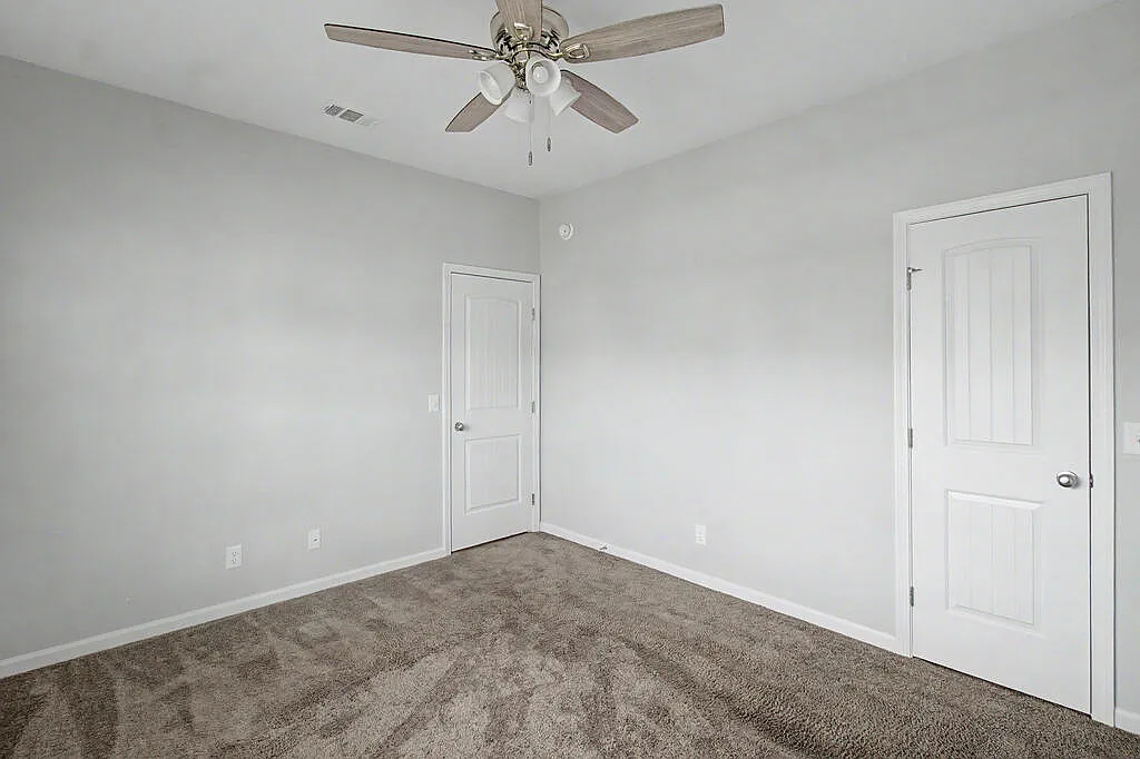 5 bed, 3.0 bath, 3170 sqft, $2,650 — Photo 4