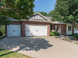 2719 Muddy Creek Ln, Coralville, IA