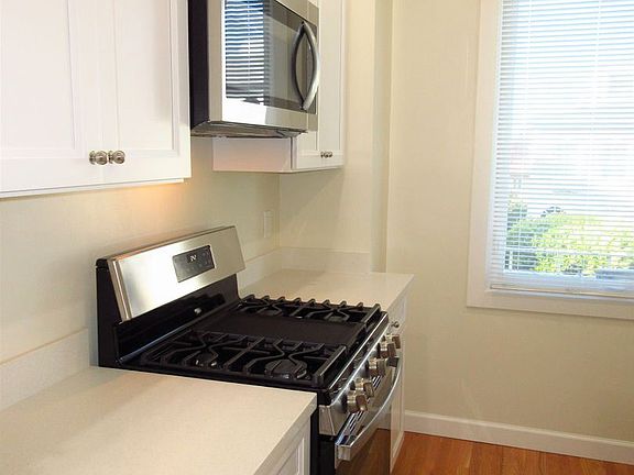 4th image of 2665 Chestnut St #6