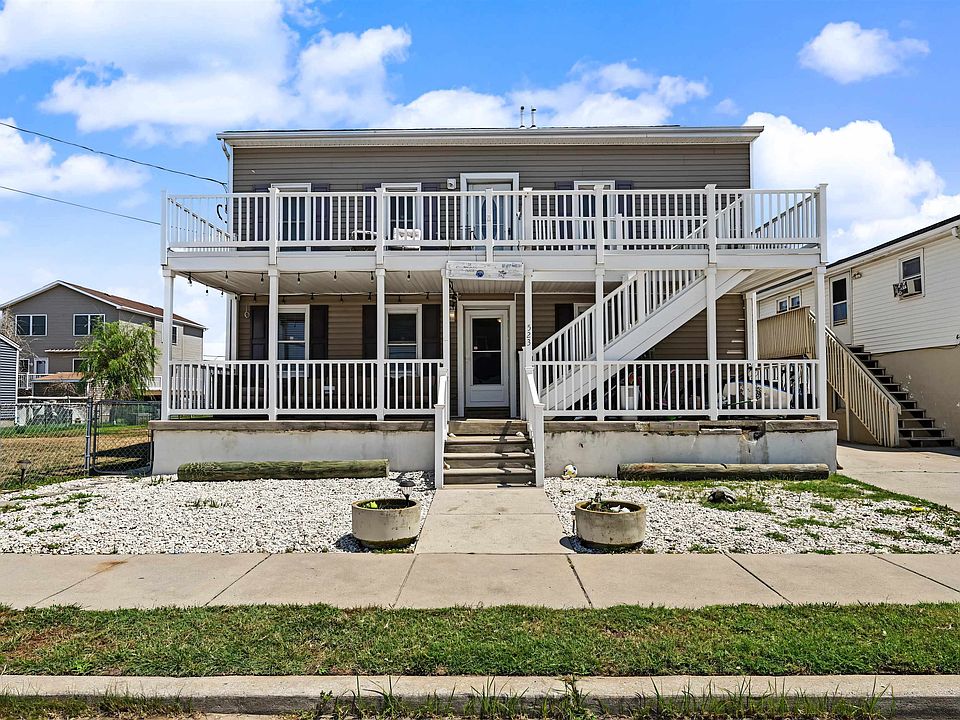 1st image of 523 W Maple Ave