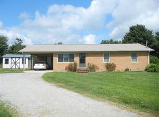 455 Roy Hudgens Rd, Sparta, TN 38583