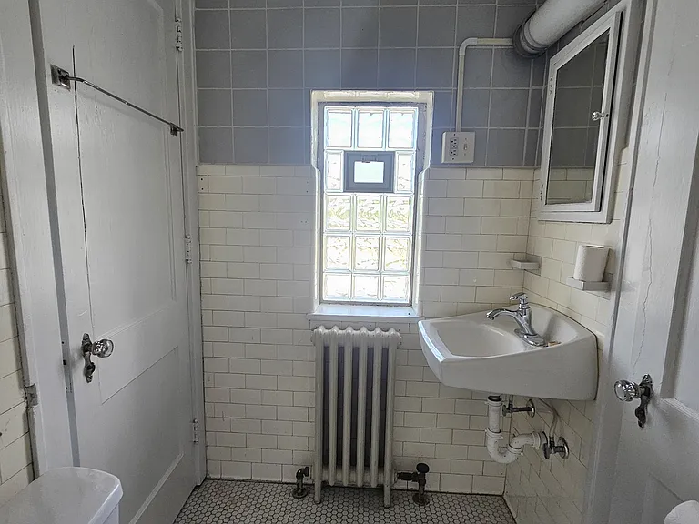 42 Jefferson St #42-5 — Photo 13