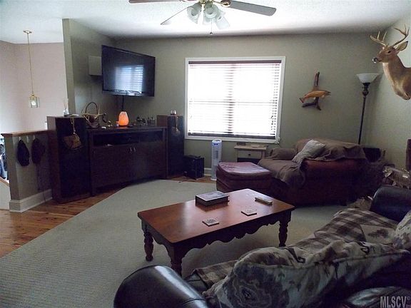 2nd image of 5836 Sparrow Dr