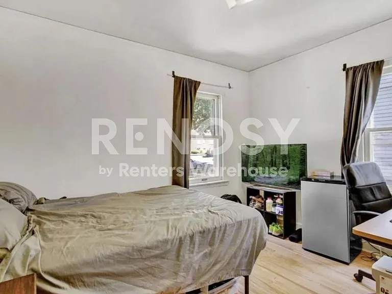 2036 Iglehart Ave — Photo 4