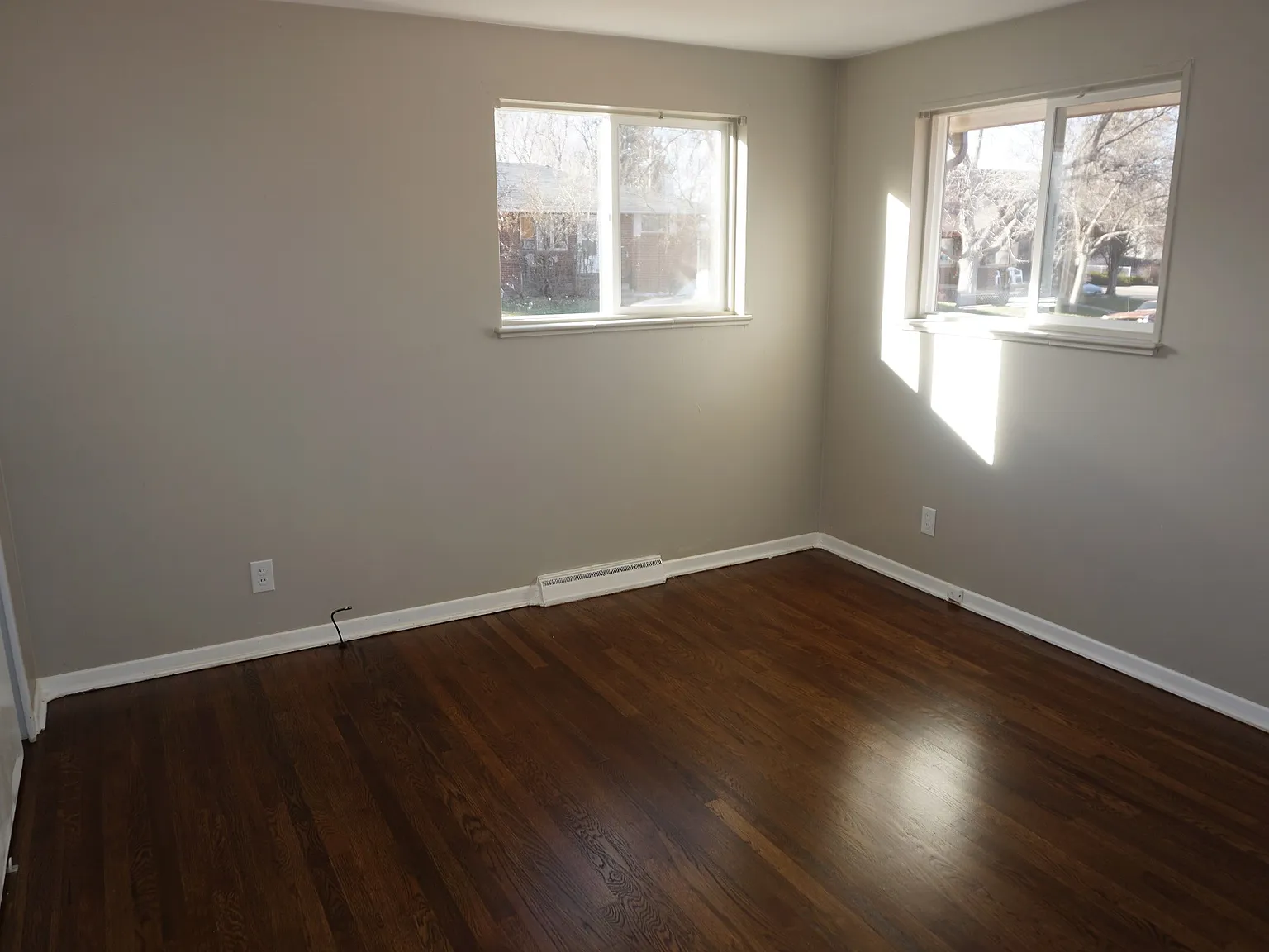 897 W Prentice Pl - - — Photo 3