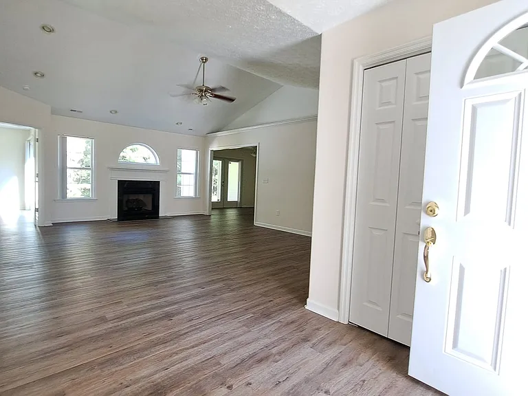 112 Tiger Woods Pl — Photo 2