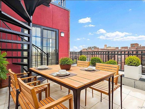 4th image of 2525 31st Avenue #7A