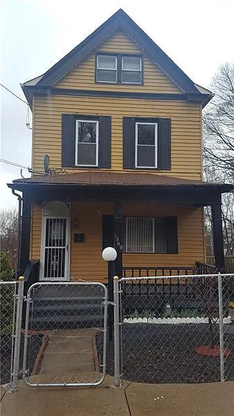 1309 Everett St photo 1