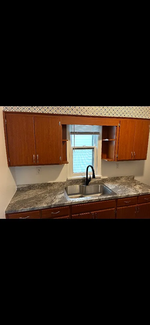 Unit Photo - 39 Wagner St #1