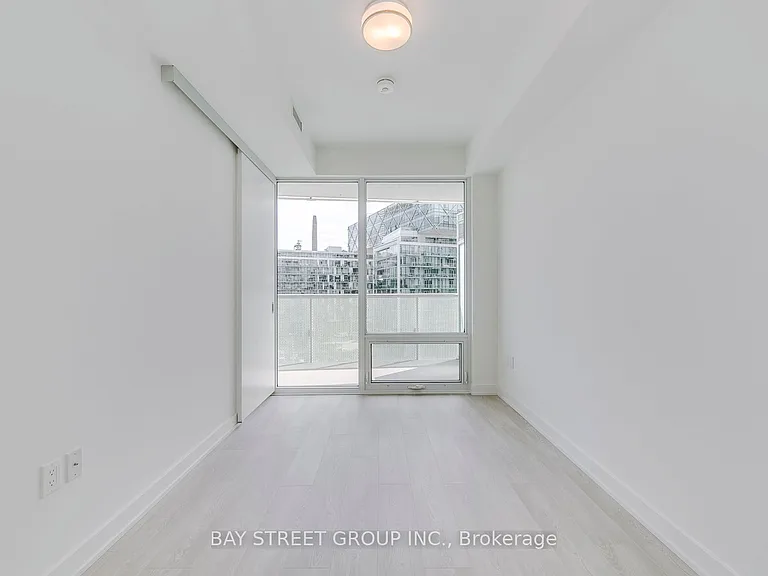15 Queens Quay E #624 — Photo 13