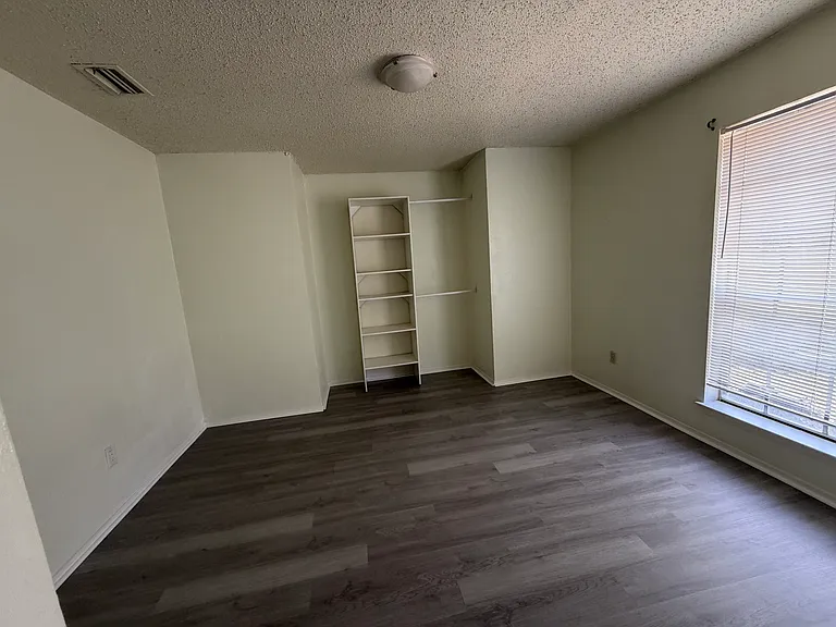 1804 Windsong Trl — Photo 7
