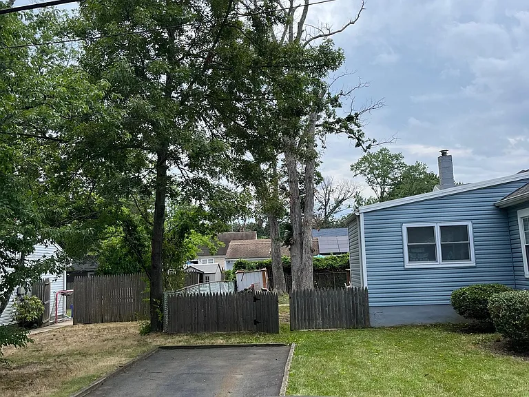 246 Britton Ave — Photo 3