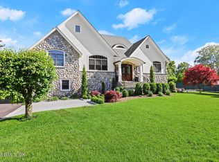74 Glen Ridge Rd, Greenwich, CT 06831