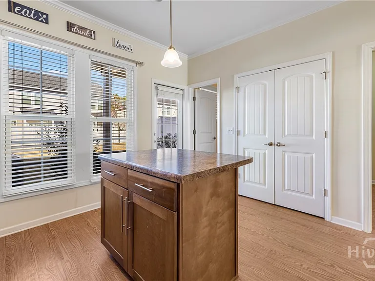 116 Ventura Pl — Photo 12