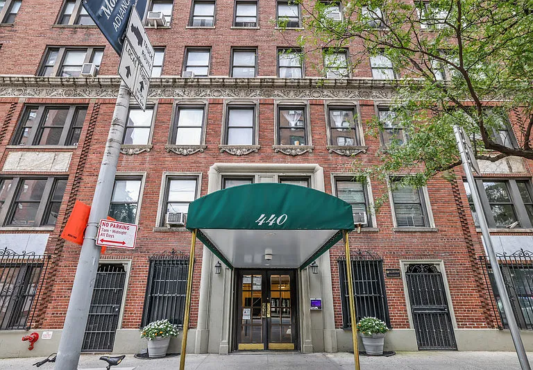 440 W 34th St #7D — Photo 11