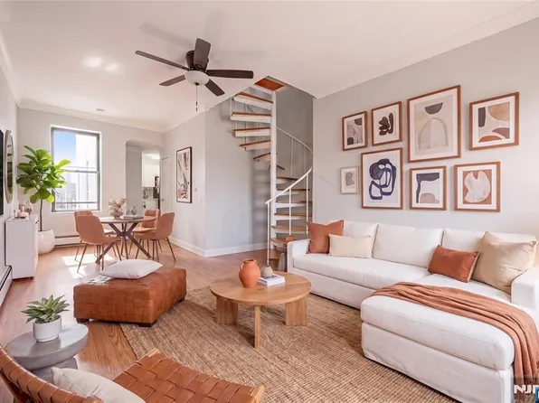 133 Grand St #401, Jersey City, NJ 07302