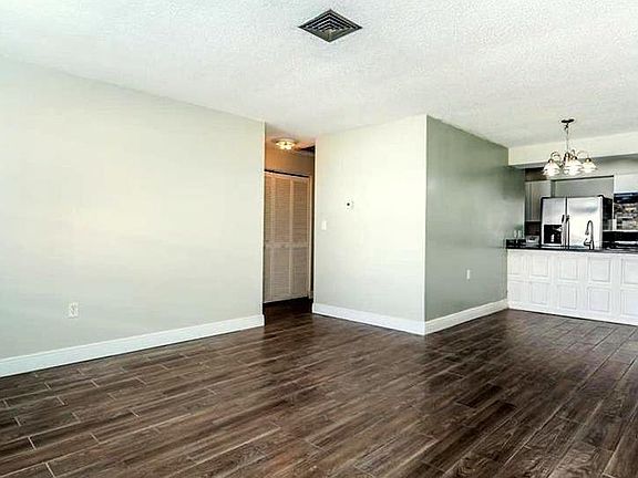 4th image of 1019 Amble Ln