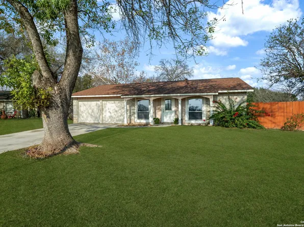 7622 Gnarled Oak Tr, Live Oak, TX 78233