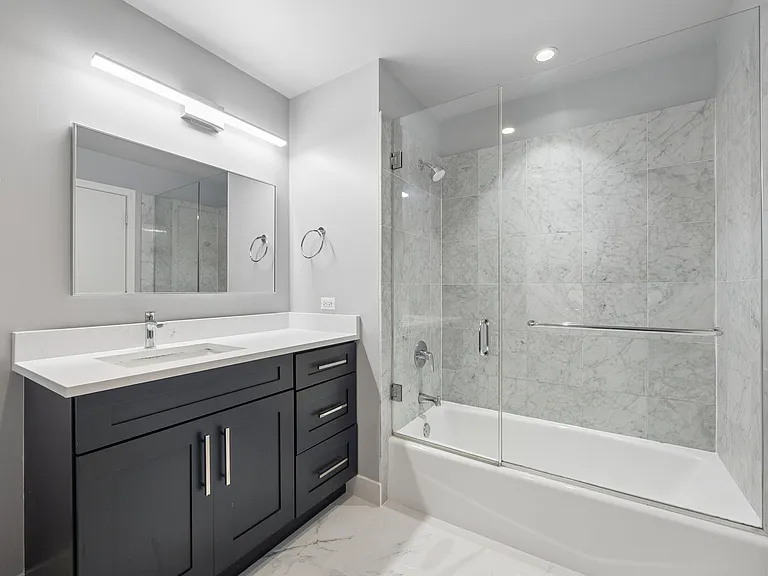 860 W Blackhawk St #1808 — Photo 17