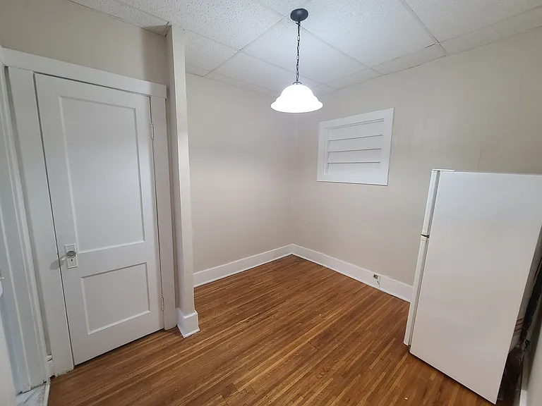 1625 East Ave — Photo 29