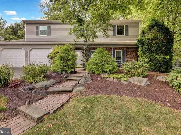 2008 Redwood Ave, Wyomissing, PA 19610