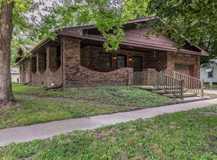 21 Ash St, Weldon, IL 61882