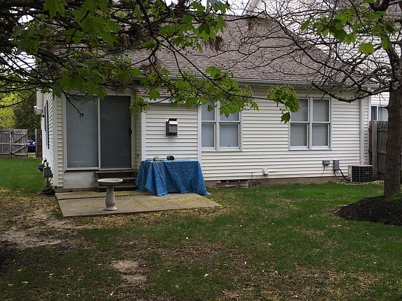 3rd image of 5063 Sheridan Dr