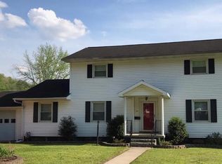6 Sunset Blvd, Williamson, WV 25661
