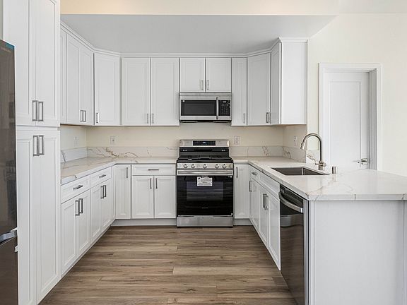 4th image of 2717 Columbia St #11372156