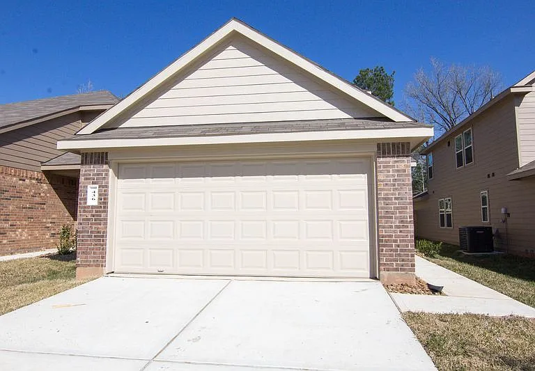 436 Upper Creek Dr — Photo 1