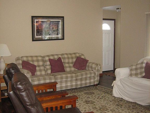 1st Floor Living Room