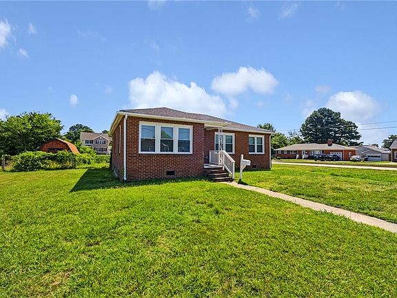 2nd image of 2 Reynolds Dr