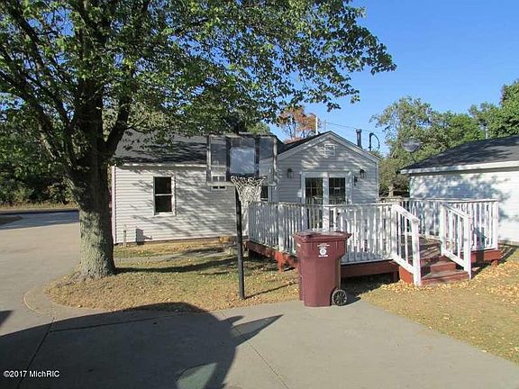 3rd image of 2273 E Laketon Ave