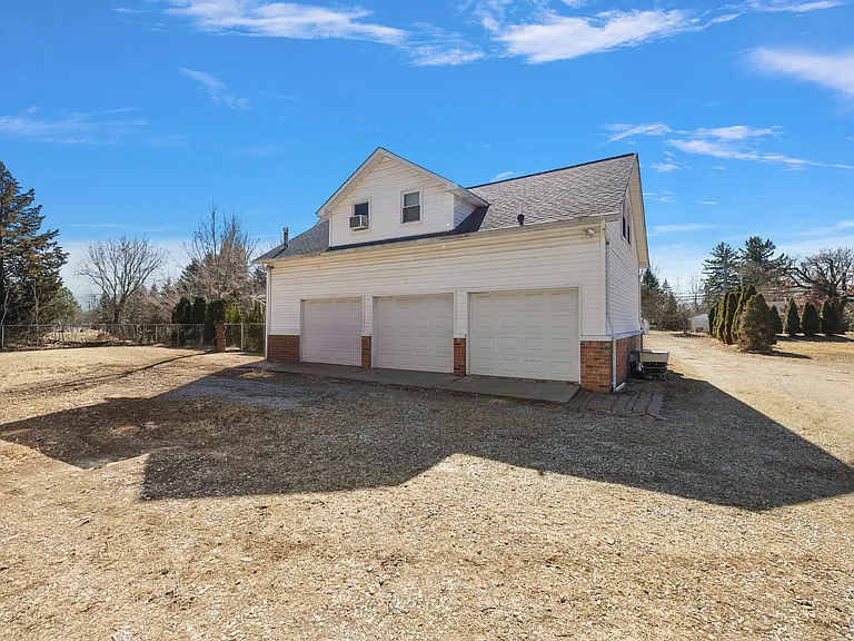 7525 22 Mile Rd — Photo 11