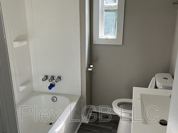 2nd image of 913 Georgia Ave