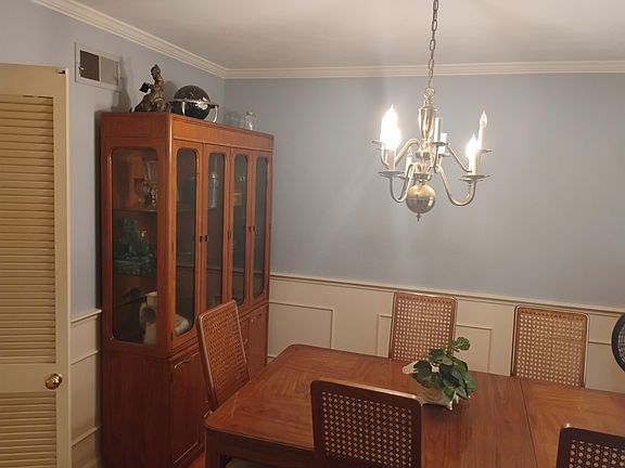 3rd image of 3913 Paula Dr