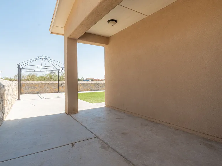 14362 Loma Esmeralda Dr — Photo 35