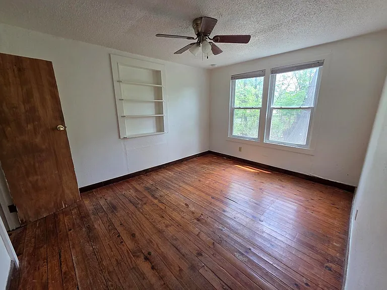 3414 Riverside Dr — Photo 8
