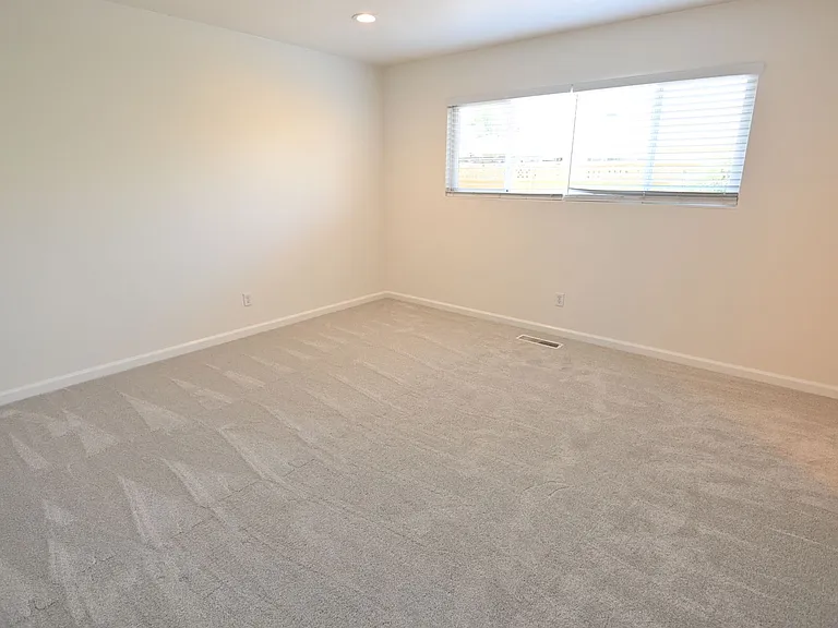 5659 Lathrop Dr — Photo 16