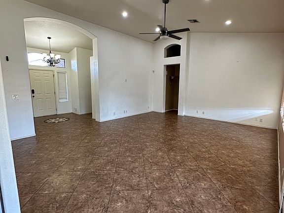 3rd image of 4009 W Irma Ln