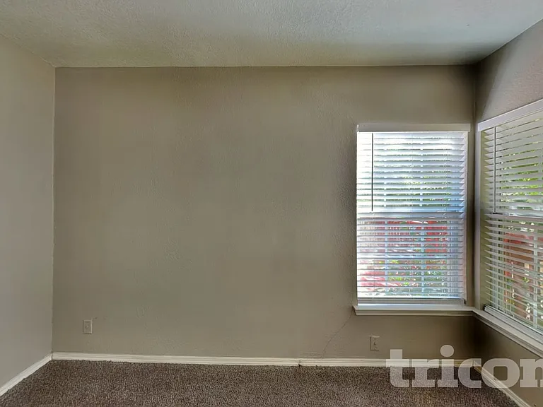 706 Olney Dr — Photo 10