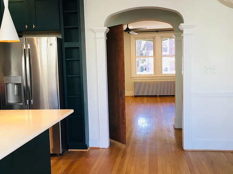 2728 Cortland Pl NW — Photo 2