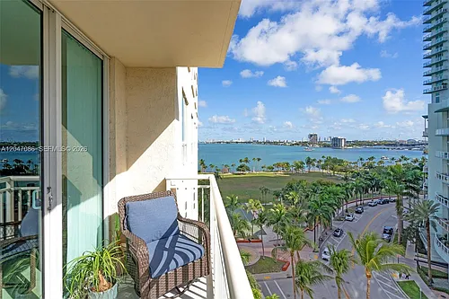 2000 N Bayshore Dr #909 Photo 1