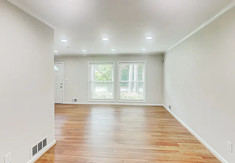 2902 Delcourt Dr — Photo 6