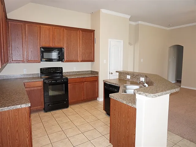 520 Castlebrook Ct — Photo 2