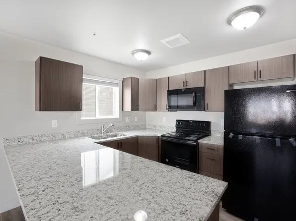 6123 N Silver Fox Rd #2, Idaho Falls, ID 83401